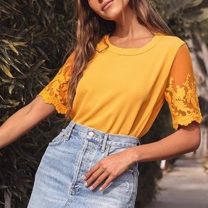 NWT lulus lace sleeve top